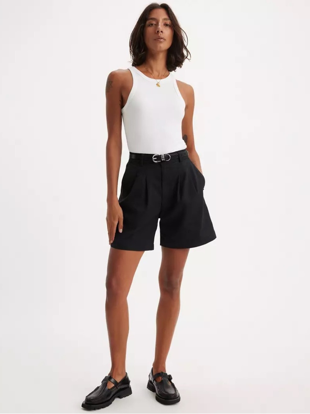 NWT Levi’s Pleated Trouser Shorts Caviar Black Size 28